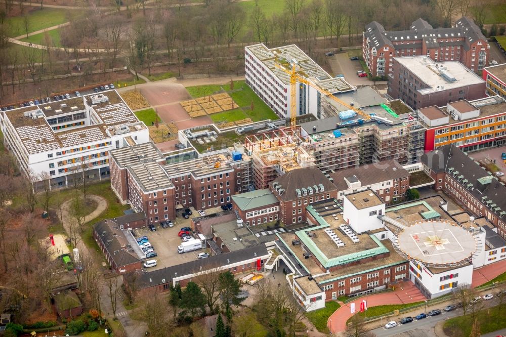 Aerial photograph Gelsenkirchen - Construction site for a new extension to the hospital grounds Bergmannsheil and Kinderklinik Buer gGmbH Zentrum fuer Neuropaediatrie - Sozialpaediatrie in the district Buer in Gelsenkirchen in the state North Rhine-Westphalia, Germany