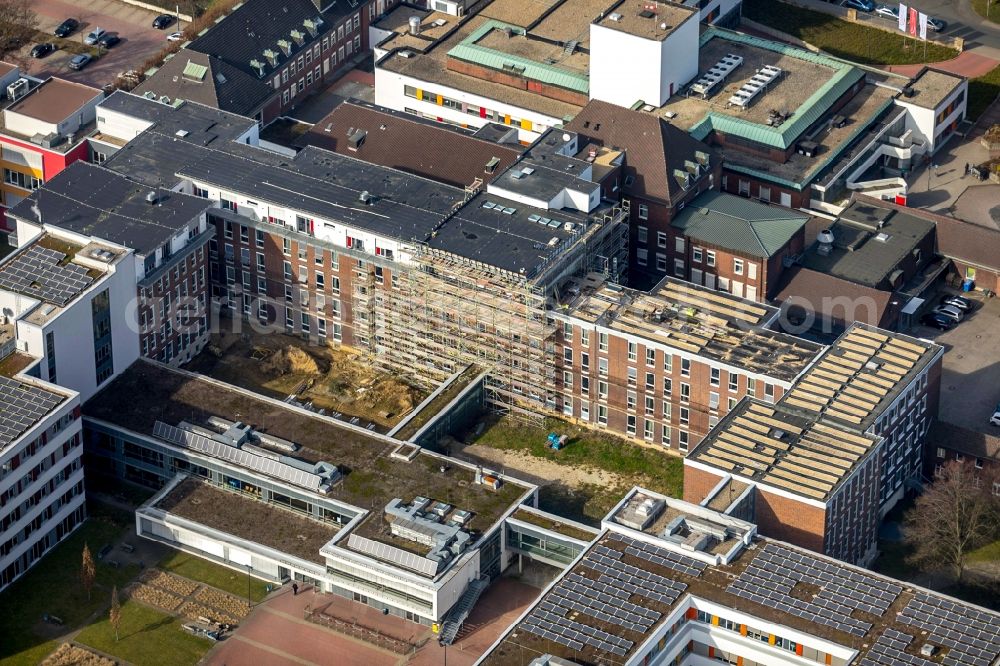 Aerial image Gelsenkirchen - Construction site for a new extension to the hospital grounds Bergmannsheil and Kinderklinik Buer gGmbH Zentrum fuer Neuropaediatrie - Sozialpaediatrie in the district Buer in Gelsenkirchen in the state North Rhine-Westphalia, Germany