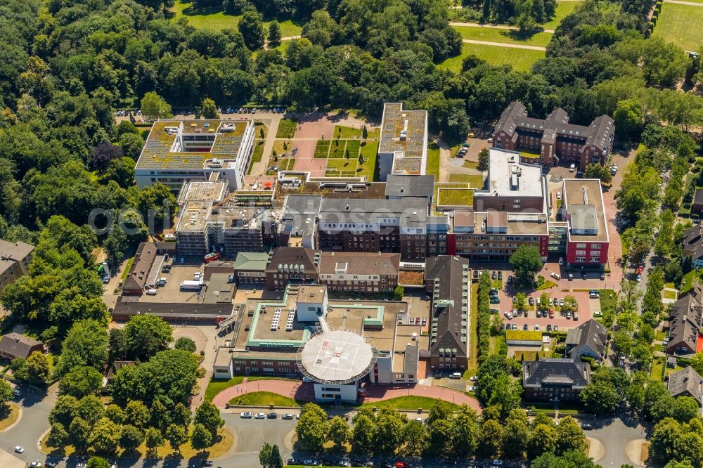 Aerial image Gelsenkirchen - Construction site for a new extension to the hospital grounds Bergmannsheil and Kinderklinik Buer gGmbH Zentrum fuer Neuropaediatrie - Sozialpaediatrie in the district Buer in Gelsenkirchen in the state North Rhine-Westphalia, Germany