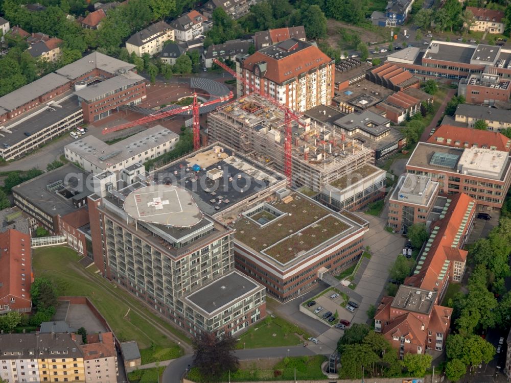 Aerial image Bochum - Construction site for a new extension to the hospital grounds Berufsgenossenschaftliches Universitaetsklinikum Bergmannsheil on Buerkle de la Camp-Platz in Bochum in the state North Rhine-Westphalia, Germnany