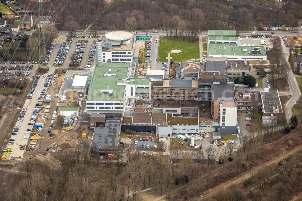 Aerial photograph Duisburg - Construction site for a new extension to the hospital grounds on Evangelisches Krankenhaus Duisburg-Nord on Fahrner Strasse in Duisburg in the state North Rhine-Westphalia, Germany