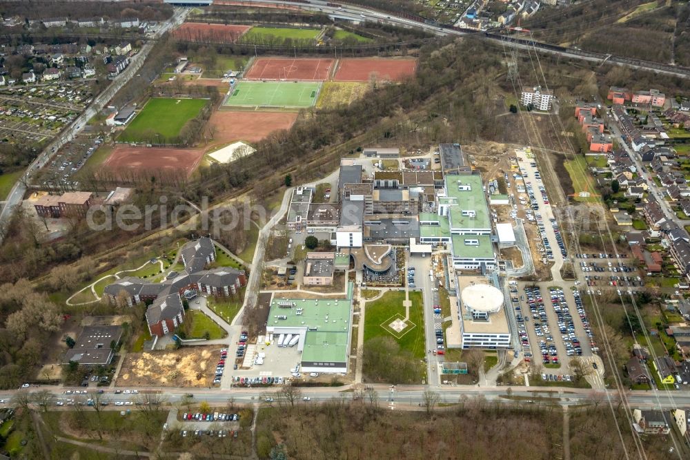 Aerial photograph Duisburg - Construction site for a new extension to the hospital grounds on Evangelisches Krankenhaus Duisburg-Nord on Fahrner Strasse in Duisburg in the state North Rhine-Westphalia, Germany