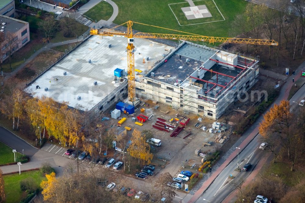 Aerial photograph Duisburg - Construction site for a new extension to the hospital grounds Evangelisches Krankenhaus Duisburg-Nord in the district Hamborn in Duisburg in the state North Rhine-Westphalia