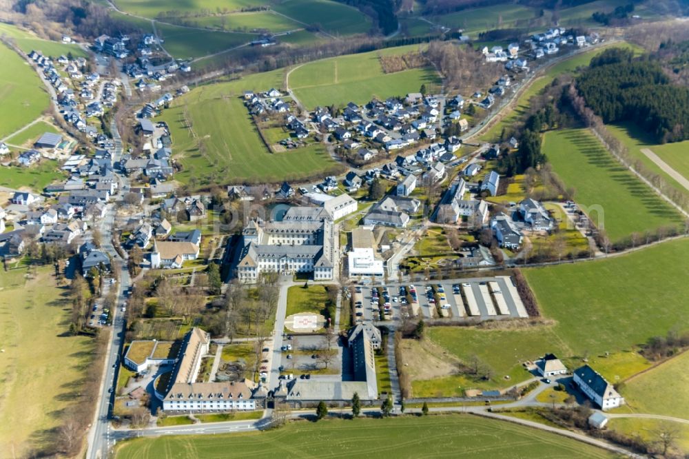 Aerial photograph Schmallenberg - Construction site for a new extension to the hospital grounds Fachkronkenhaus Kloster Grafschaft on Annostrasse in Schmallenberg in the state North Rhine-Westphalia, Germany