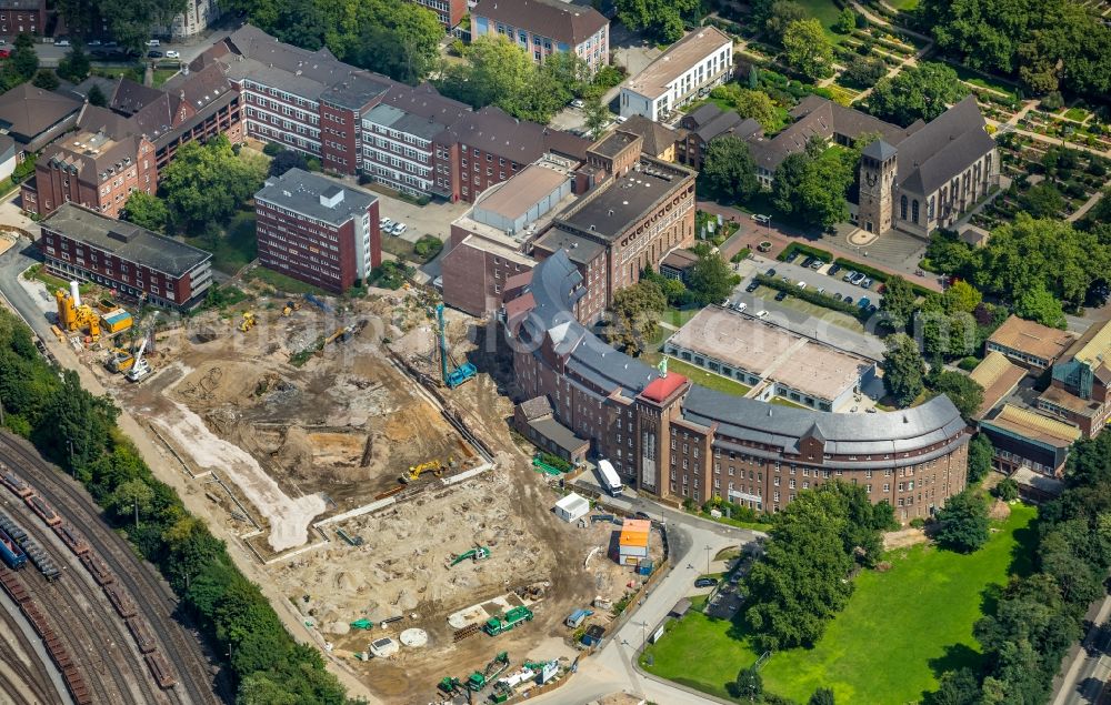 Duisburg from the bird's eye view: Construction site for a new extension to the hospital grounds HELIOS Klinikum Duisburg in the district Hamborn in Duisburg in the state North Rhine-Westphalia, Germany