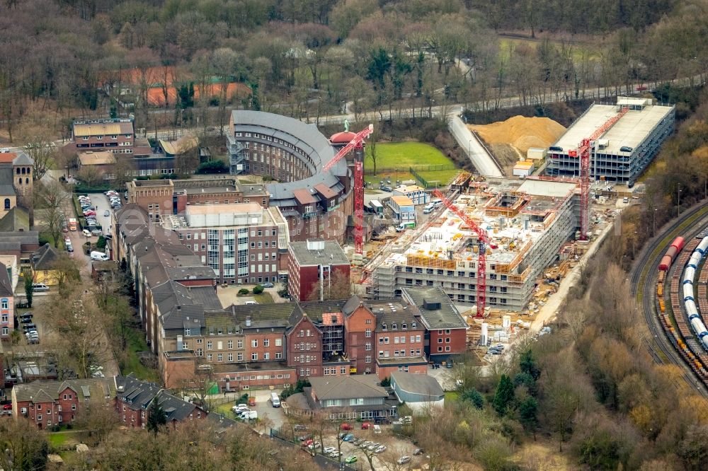 Duisburg from above - Construction site for a new extension to the hospital grounds HELIOS Klinikum Duisburg in the district Hamborn in Duisburg in the state North Rhine-Westphalia, Germany