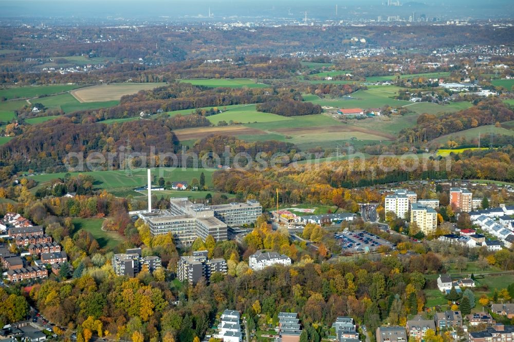 Velbert from the bird's eye view: Construction site for a new extension to the hospital grounds Helios Klinikum Niederberg in Velbert in the state North Rhine-Westphalia, Germany