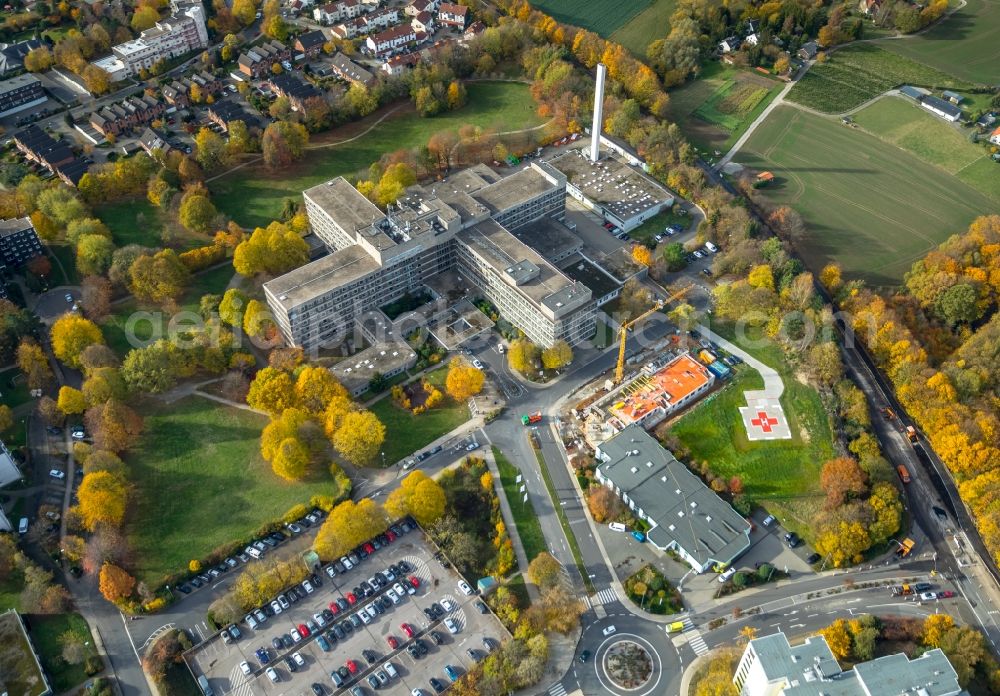 Velbert from above - Construction site for a new extension to the hospital grounds Helios Klinikum Niederberg in Velbert in the state North Rhine-Westphalia, Germany