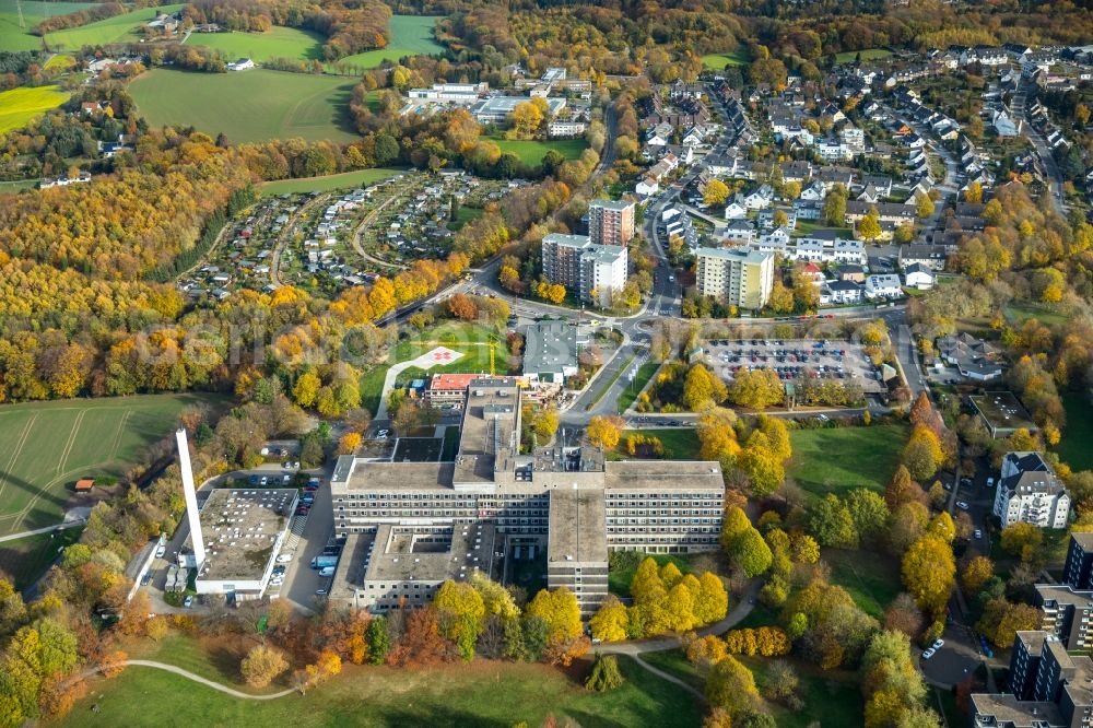 Velbert from above - Construction site for a new extension to the hospital grounds Helios Klinikum Niederberg in Velbert in the state North Rhine-Westphalia, Germany