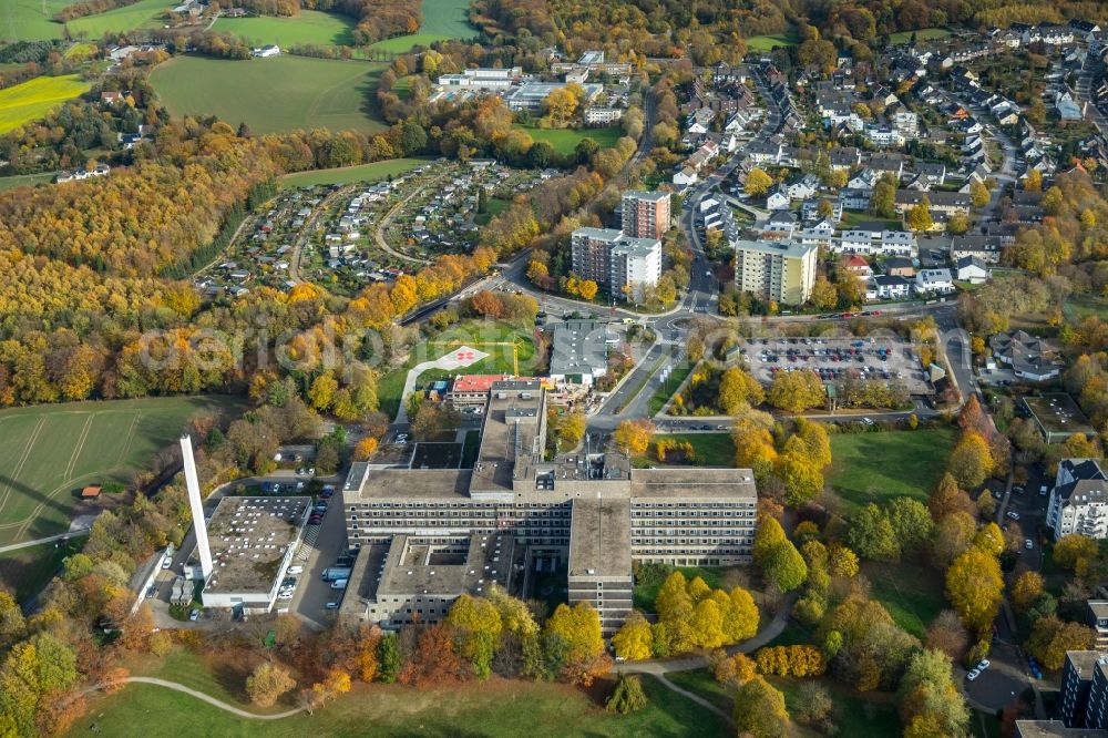 Velbert from the bird's eye view: Construction site for a new extension to the hospital grounds Helios Klinikum Niederberg in Velbert in the state North Rhine-Westphalia, Germany