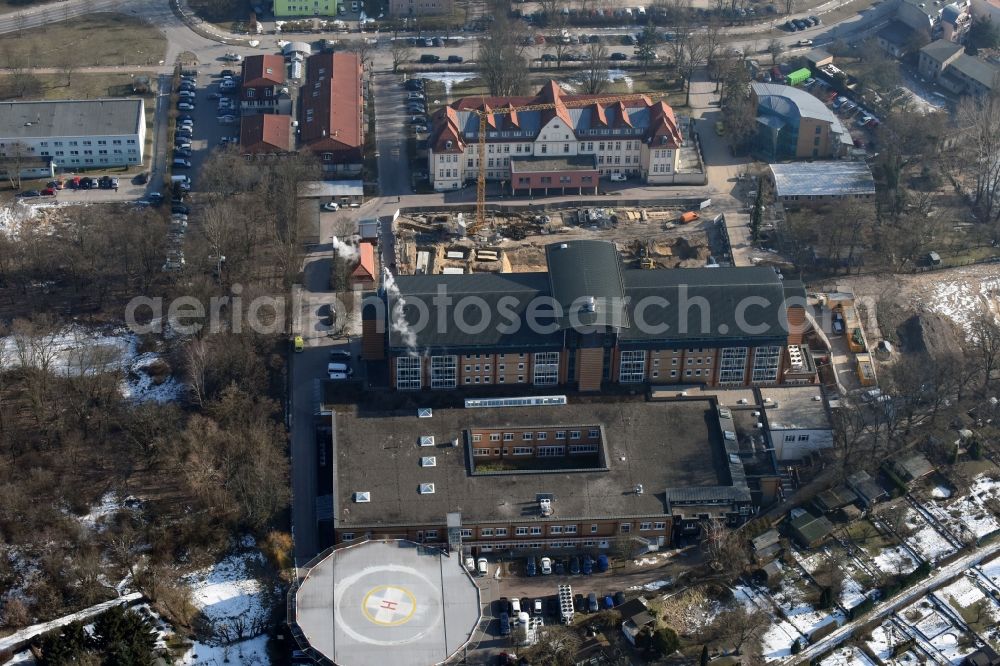 Bernau from above - Construction site for a new extension to the hospital grounds Herzzentrum Brandenburg Ladeburger Strasse in Bernau in the state Brandenburg