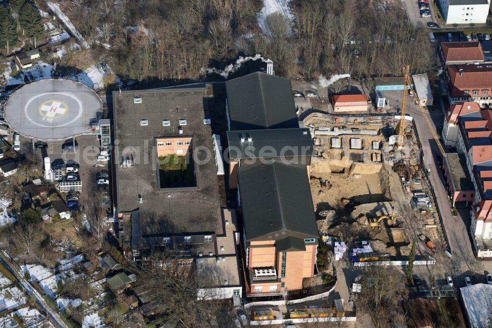 Aerial photograph Bernau - Construction site for a new extension to the hospital grounds Herzzentrum Brandenburg Ladeburger Strasse in Bernau in the state Brandenburg