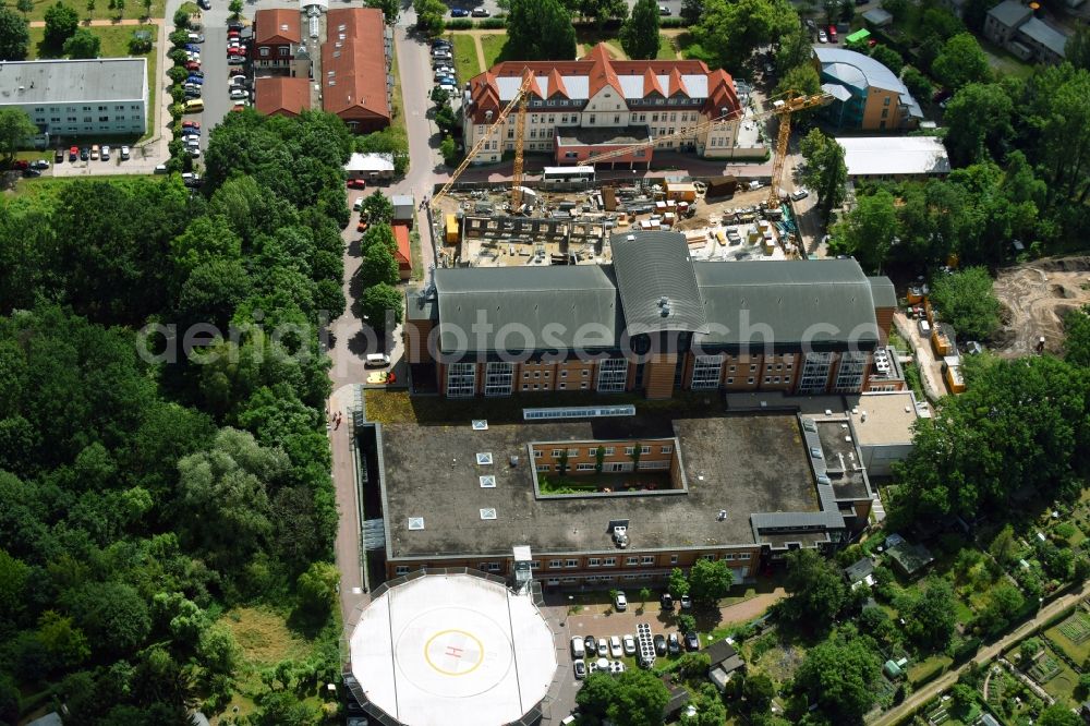 Bernau from above - Construction site for a new extension to the hospital grounds Herzzentrum Brandenburg Ladeburger Strasse in Bernau in the state Brandenburg