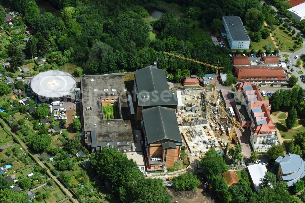 Bernau from above - Construction site for a new extension to the hospital grounds Herzzentrum Brandenburg Ladeburger Strasse in Bernau in the state Brandenburg