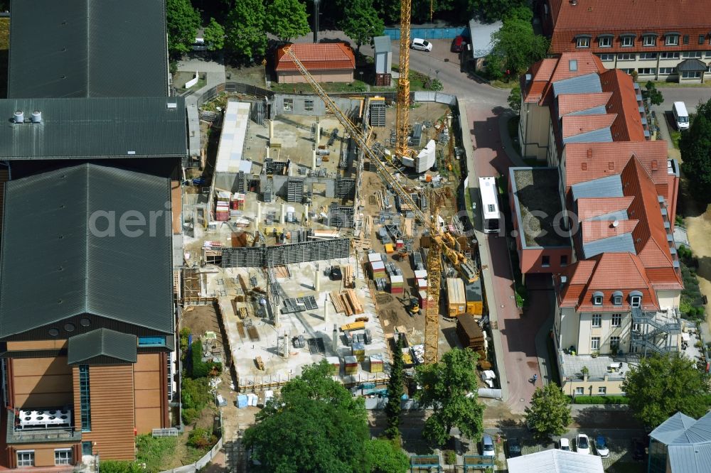 Bernau from the bird's eye view: Construction site for a new extension to the hospital grounds Herzzentrum Brandenburg Ladeburger Strasse in Bernau in the state Brandenburg