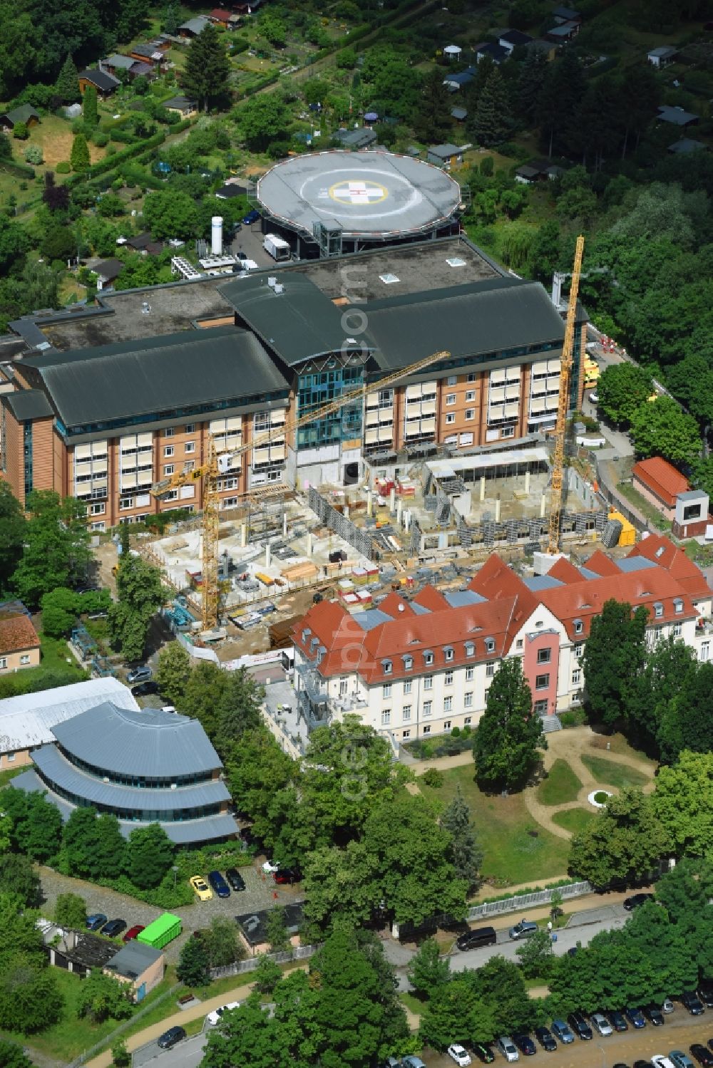 Aerial image Bernau - Construction site for a new extension to the hospital grounds Herzzentrum Brandenburg Ladeburger Strasse in Bernau in the state Brandenburg