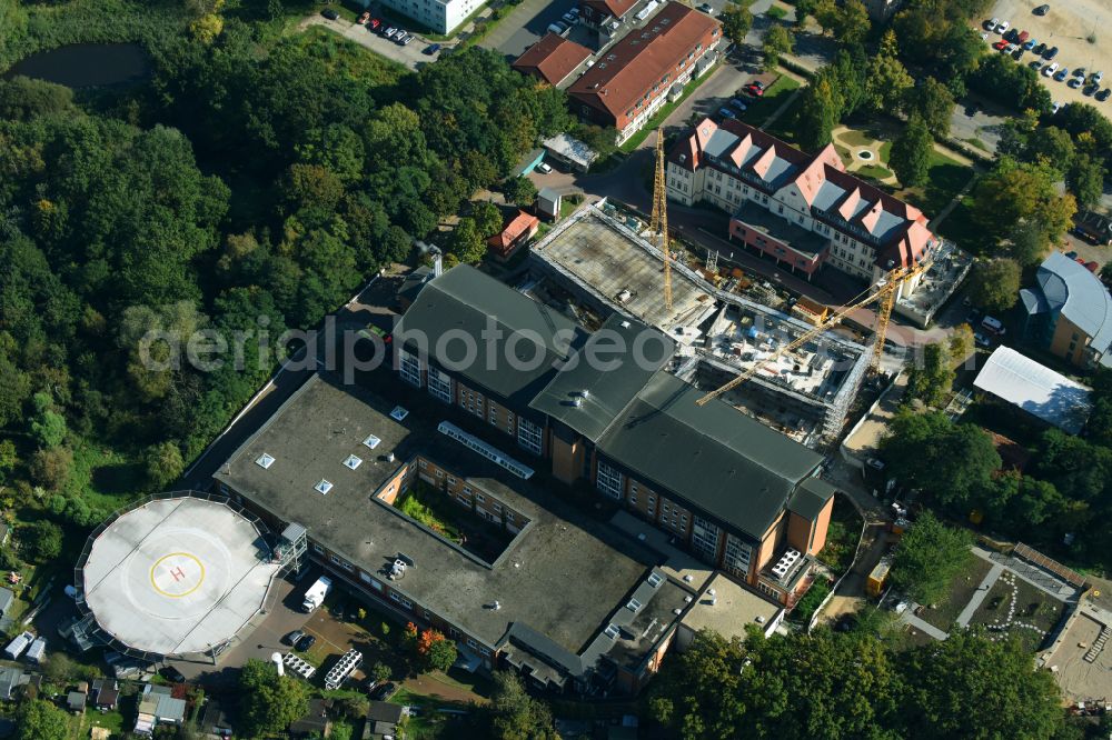 Aerial photograph Bernau - Construction site for a new extension to the hospital grounds Herzzentrum Brandenburg Ladeburger Strasse in Bernau in the state Brandenburg