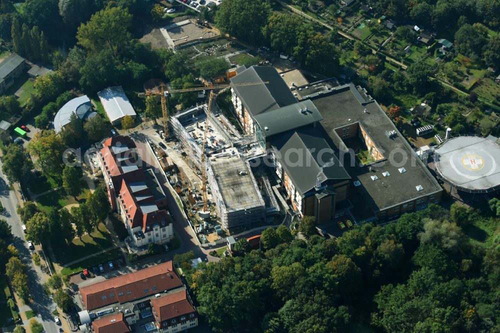 Bernau from above - Construction site for a new extension to the hospital grounds Herzzentrum Brandenburg Ladeburger Strasse in Bernau in the state Brandenburg