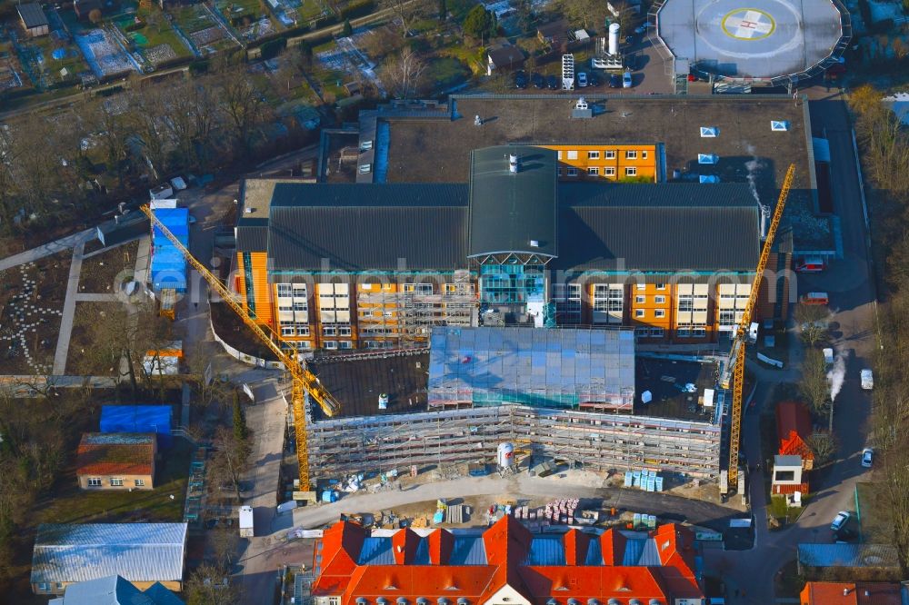 Aerial photograph Bernau - Construction site for a new extension to the hospital grounds Herzzentrum Brandenburg Ladeburger Strasse in Bernau in the state Brandenburg