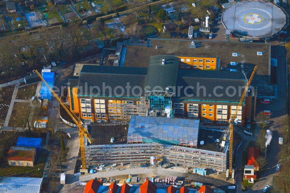 Bernau from above - Construction site for a new extension to the hospital grounds Herzzentrum Brandenburg Ladeburger Strasse in Bernau in the state Brandenburg