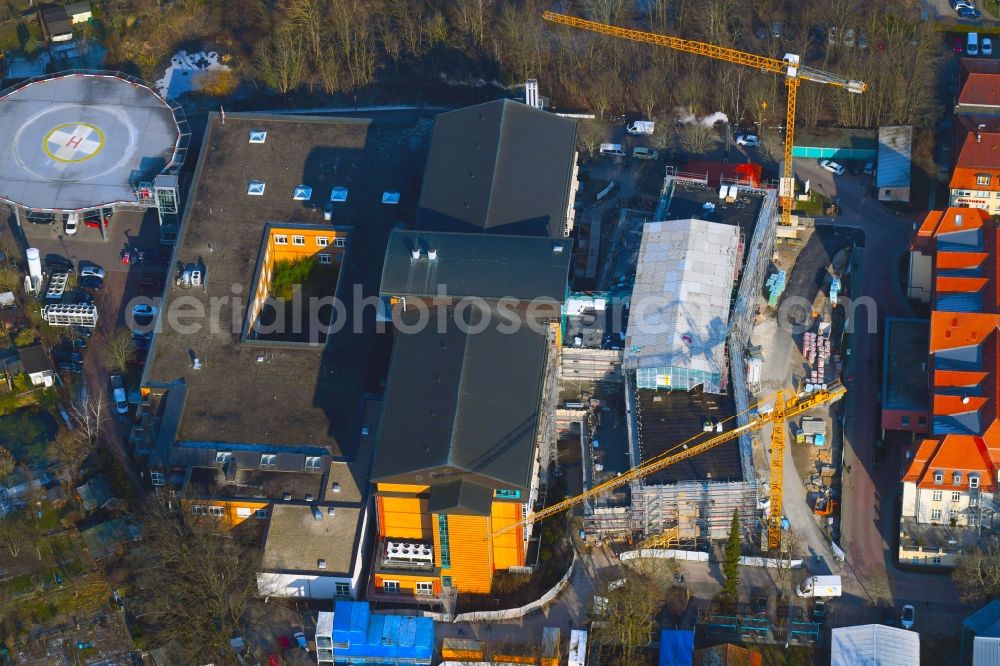 Bernau from above - Construction site for a new extension to the hospital grounds Herzzentrum Brandenburg Ladeburger Strasse in Bernau in the state Brandenburg