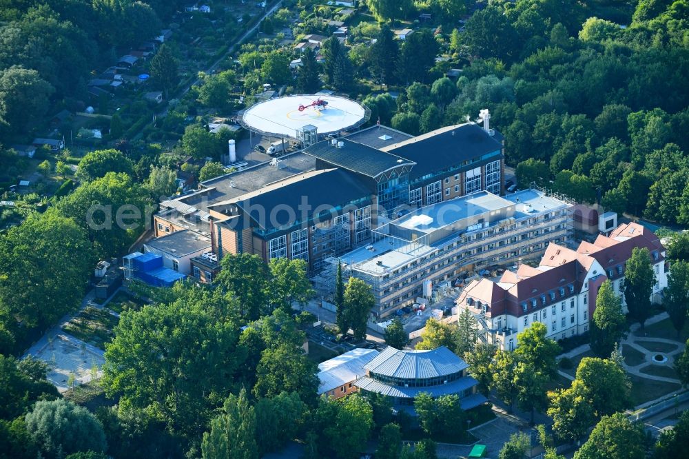 Aerial image Bernau - Construction site for a new extension to the hospital grounds Herzzentrum Brandenburg Ladeburger Strasse in Bernau in the state Brandenburg