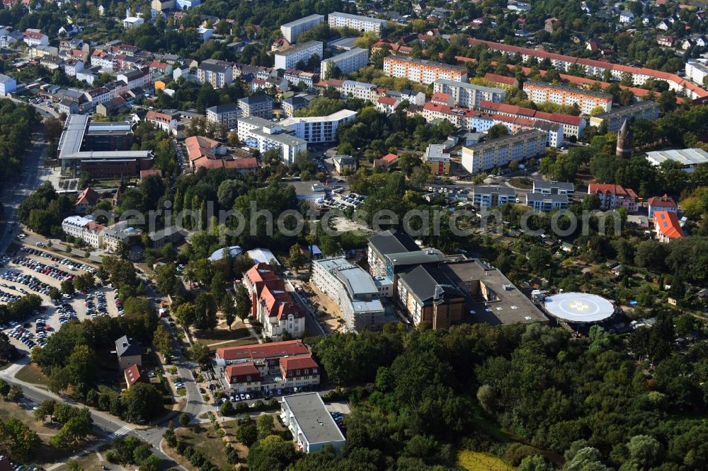 Bernau from the bird's eye view: Construction site for a new extension to the hospital grounds Herzzentrum Brandenburg Ladeburger Strasse in Bernau in the state Brandenburg