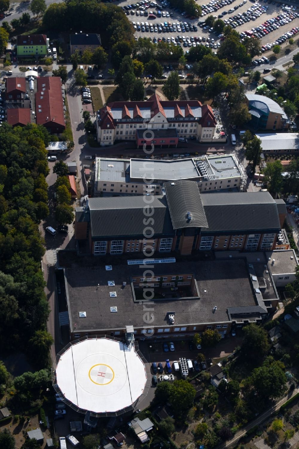 Bernau from the bird's eye view: Construction site for a new extension to the hospital grounds Herzzentrum Brandenburg Ladeburger Strasse in Bernau in the state Brandenburg