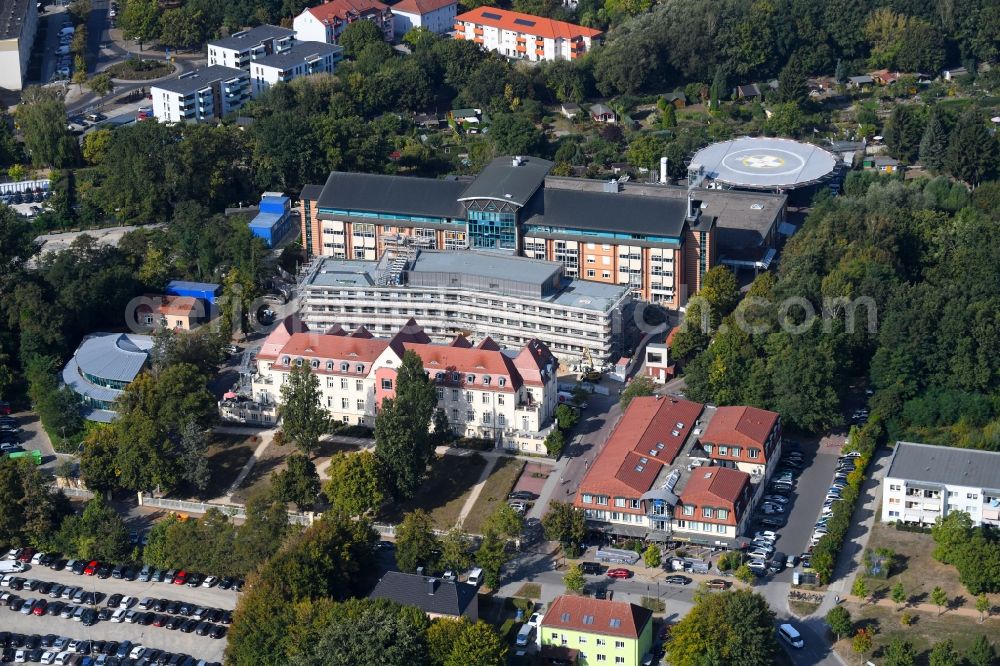 Bernau from above - Construction site for a new extension to the hospital grounds Herzzentrum Brandenburg Ladeburger Strasse in Bernau in the state Brandenburg