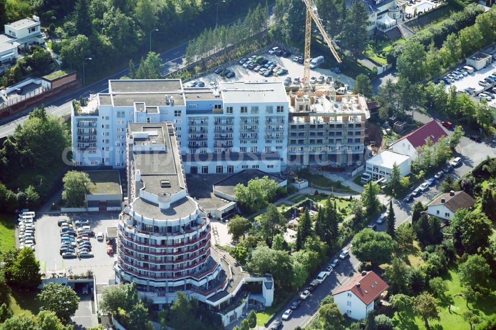 Bad Kissingen from the bird's eye view: Construction site for a new extension to the hospital grounds Klinik Bavaria GmbH & Co. KG on Von-der-Tann-Strasse in Bad Kissingen in the state Bavaria, Germany