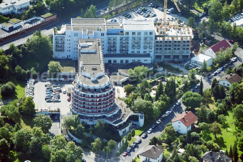 Aerial image Bad Kissingen - Construction site for a new extension to the hospital grounds Klinik Bavaria GmbH & Co. KG on Von-der-Tann-Strasse in Bad Kissingen in the state Bavaria, Germany