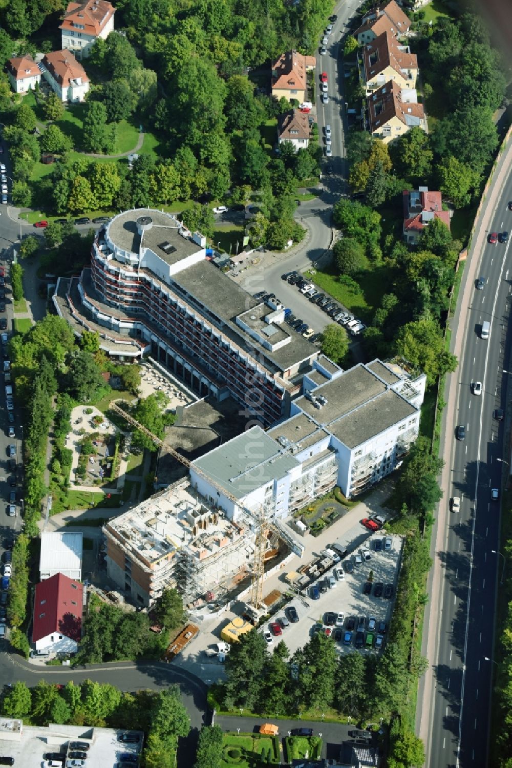 Aerial image Bad Kissingen - Construction site for a new extension to the hospital grounds Klinik Bavaria GmbH & Co. KG on Von-der-Tann-Strasse in Bad Kissingen in the state Bavaria, Germany