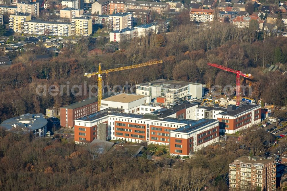 Aerial image Bottrop - Construction site for a new extension to the hospital grounds Knappschaftskrankenhaus Bottrop GmbH Osterfelder Strasse durch die Baresel GmbH in the district Stadtmitte in Bottrop in the state North Rhine-Westphalia