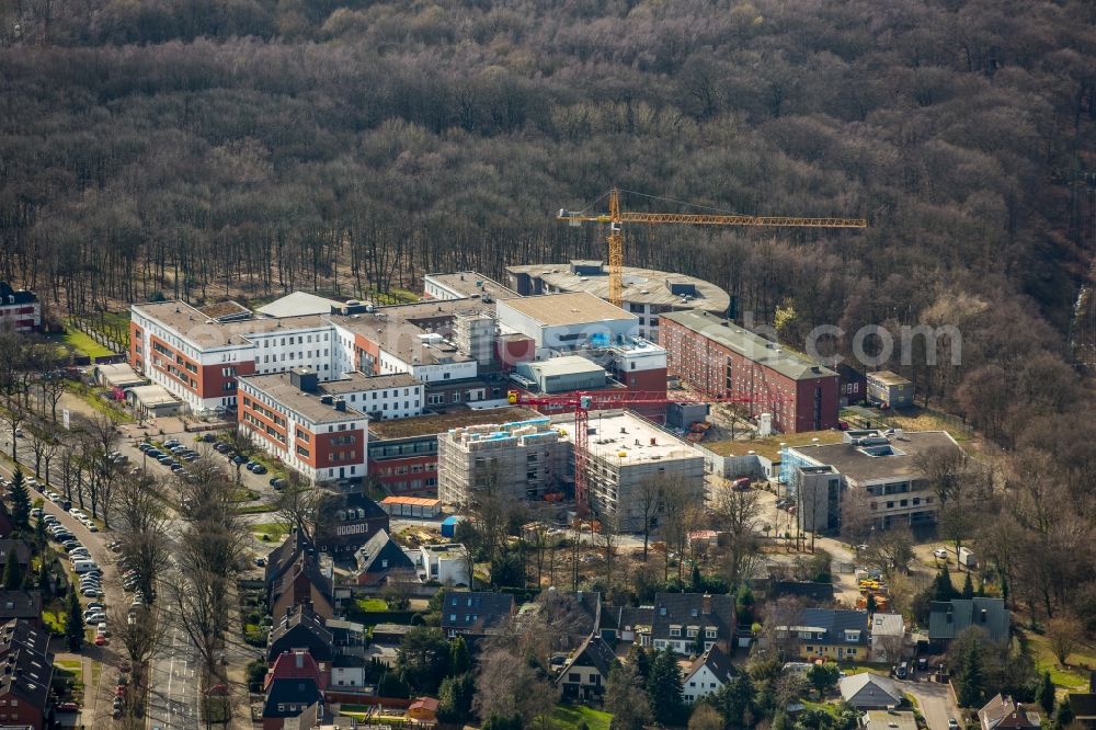 Aerial image Bottrop - Construction site for a new extension to the hospital grounds Knappschaftskrankenhaus Bottrop GmbH Osterfelder Strasse durch die Baresel GmbH in the district Stadtmitte in Bottrop in the state North Rhine-Westphalia