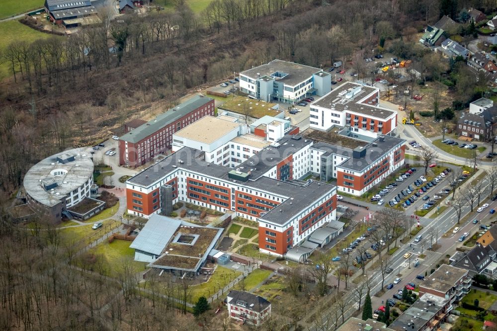 Aerial image Bottrop - Construction site for a new extension to the hospital grounds Knappschaftskrankenhaus Bottrop GmbH Osterfelder Strasse durch die Baresel GmbH in the district Stadtmitte in Bottrop in the state North Rhine-Westphalia