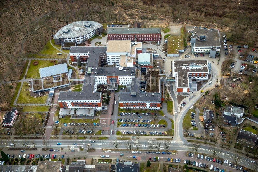 Bottrop from above - Construction site for a new extension to the hospital grounds Knappschaftskrankenhaus Bottrop GmbH Osterfelder Strasse durch die Baresel GmbH in the district Stadtmitte in Bottrop in the state North Rhine-Westphalia