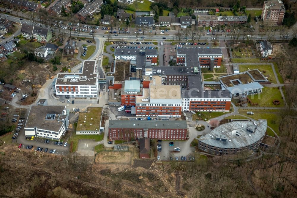 Aerial image Bottrop - Construction site for a new extension to the hospital grounds Knappschaftskrankenhaus Bottrop GmbH Osterfelder Strasse durch die Baresel GmbH in the district Stadtmitte in Bottrop in the state North Rhine-Westphalia