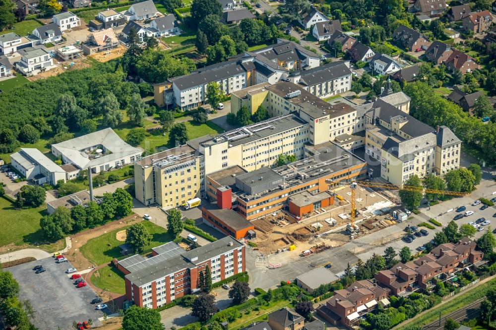 Duisburg from the bird's eye view: Construction site for a new extension to the hospital grounds Malteser-Kronkenhaus St. Anna on Albertus-Magnus-Strasse in Duisburg in the state North Rhine-Westphalia, Germany