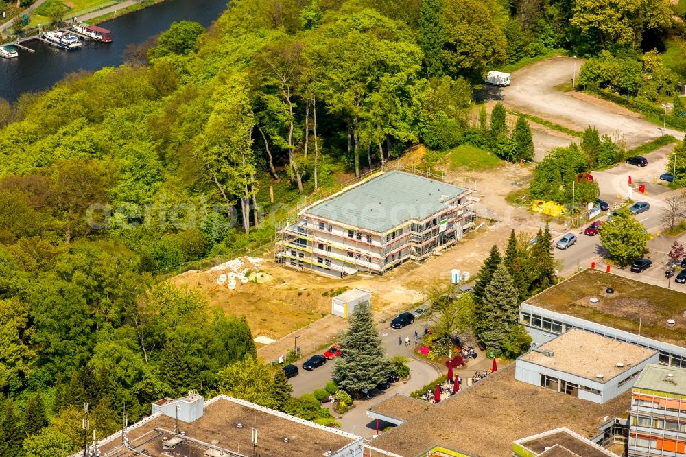 Aerial image Essen - Construction site for a new extension to the hospital grounds MediClin Fachklinik Rhein/Ruhr Auf der Roetsch in the district Kettwig in Essen in the state North Rhine-Westphalia