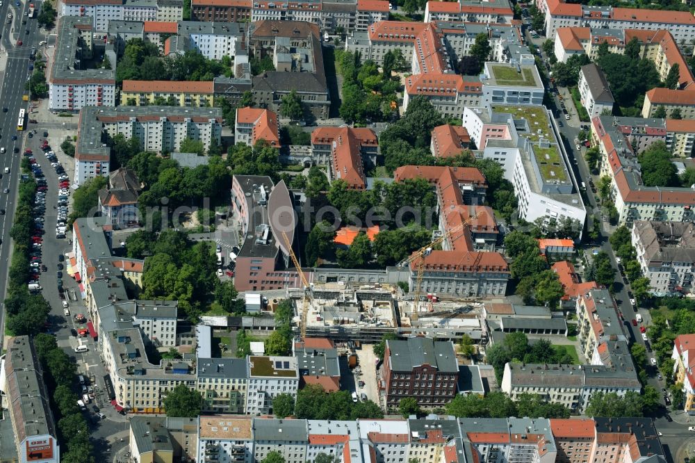 Berlin from the bird's eye view: Construction site for a new extension to the hospital grounds Sana Klinikum Lichtenberg on Fanningerstrasse in the district Lichtenberg in Berlin, Germany