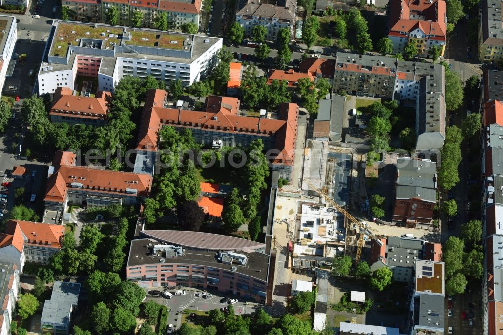 Berlin from the bird's eye view: Construction site for a new extension to the hospital grounds Sana Klinikum Lichtenberg on Fanningerstrasse in the district Lichtenberg in Berlin, Germany