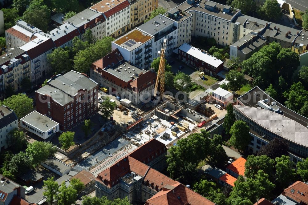 Aerial photograph Berlin - Construction site for a new extension to the hospital grounds Sana Klinikum Lichtenberg on Fanningerstrasse in the district Lichtenberg in Berlin, Germany