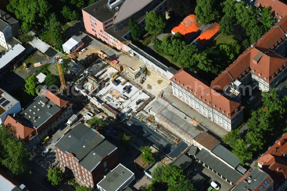 Aerial photograph Berlin - Construction site for a new extension to the hospital grounds Sana Klinikum Lichtenberg on Fanningerstrasse in the district Lichtenberg in Berlin, Germany