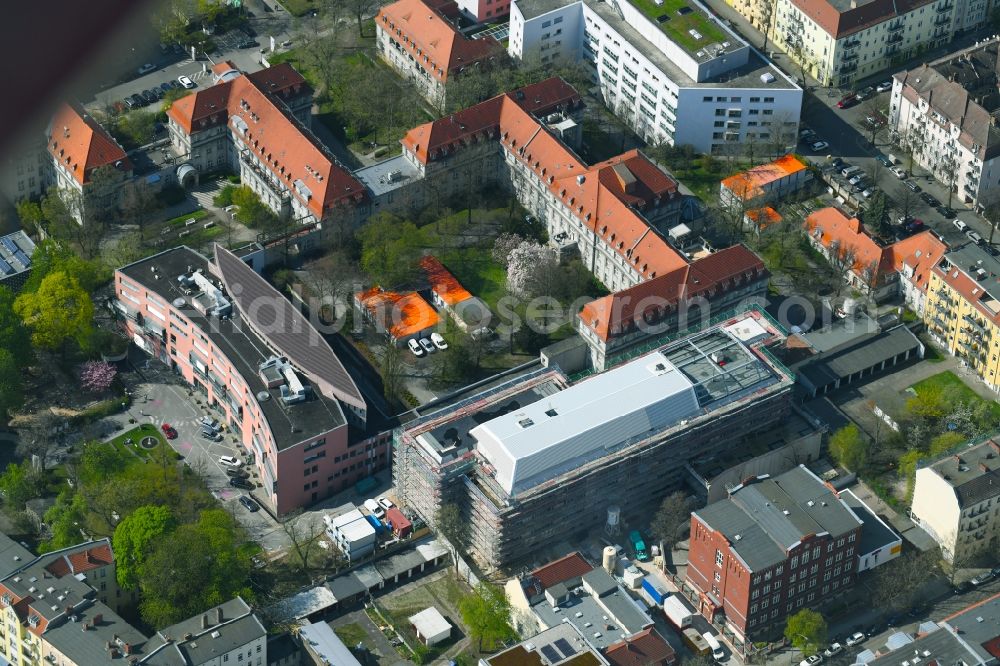 Aerial image Berlin - Construction site for a new extension to the hospital grounds Sana Klinikum Lichtenberg on Fanningerstrasse in the district Lichtenberg in Berlin, Germany