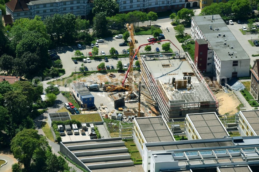 Brandenburg an der Havel from the bird's eye view: Construction site for a new extension to the hospital grounds Staedtisches Klinikum Brandenburg GmbH on Hochstrasse in Brandenburg an der Havel in the state Brandenburg, Germany