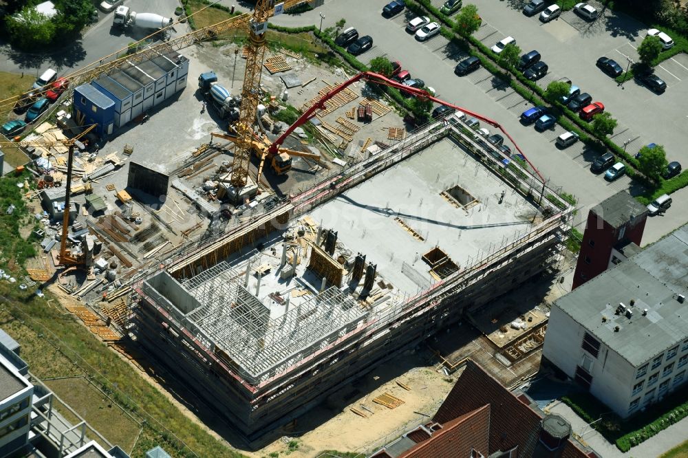 Aerial photograph Brandenburg an der Havel - Construction site for a new extension to the hospital grounds Staedtisches Klinikum Brandenburg GmbH on Hochstrasse in Brandenburg an der Havel in the state Brandenburg, Germany