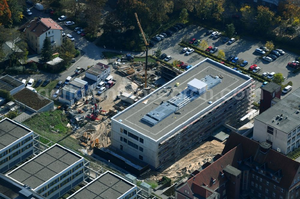 Brandenburg an der Havel from the bird's eye view: Construction site for a new extension to the hospital grounds Staedtisches Klinikum Brandenburg GmbH on Hochstrasse in Brandenburg an der Havel in the state Brandenburg, Germany