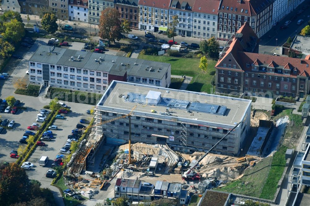 Brandenburg an der Havel from above - Construction site for a new extension to the hospital grounds Staedtisches Klinikum Brandenburg GmbH on Hochstrasse in Brandenburg an der Havel in the state Brandenburg, Germany