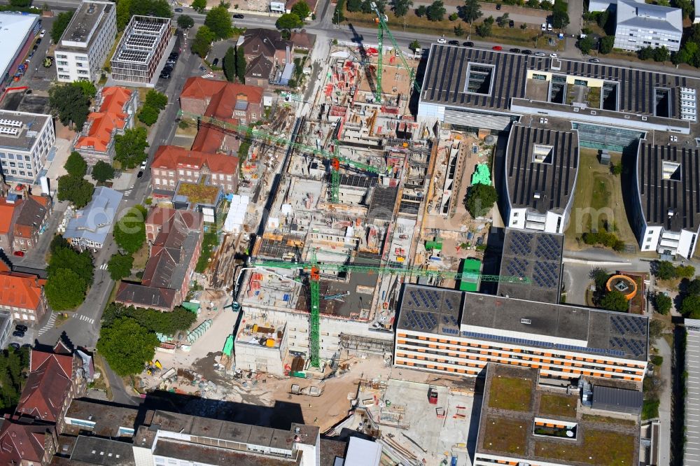 Karlsruhe from above - Construction site for a new extension to the hospital grounds Staedtisches Klinikum Karlsruhe on Moltkestrasse in Karlsruhe in the state Baden-Wurttemberg, Germany