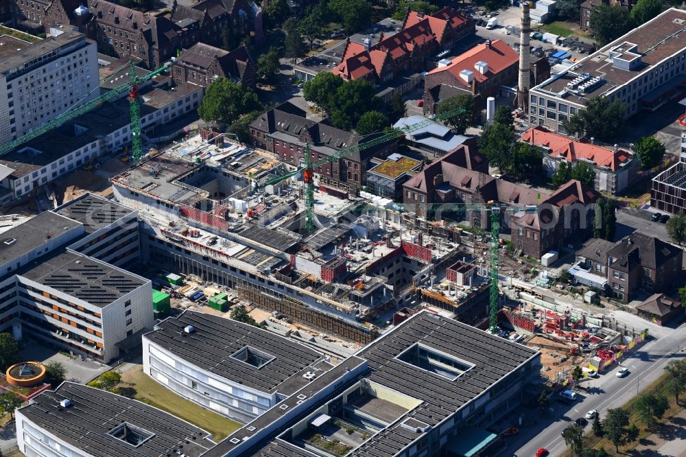 Aerial photograph Karlsruhe - Construction site for a new extension to the hospital grounds Staedtisches Klinikum Karlsruhe on Moltkestrasse in Karlsruhe in the state Baden-Wurttemberg, Germany